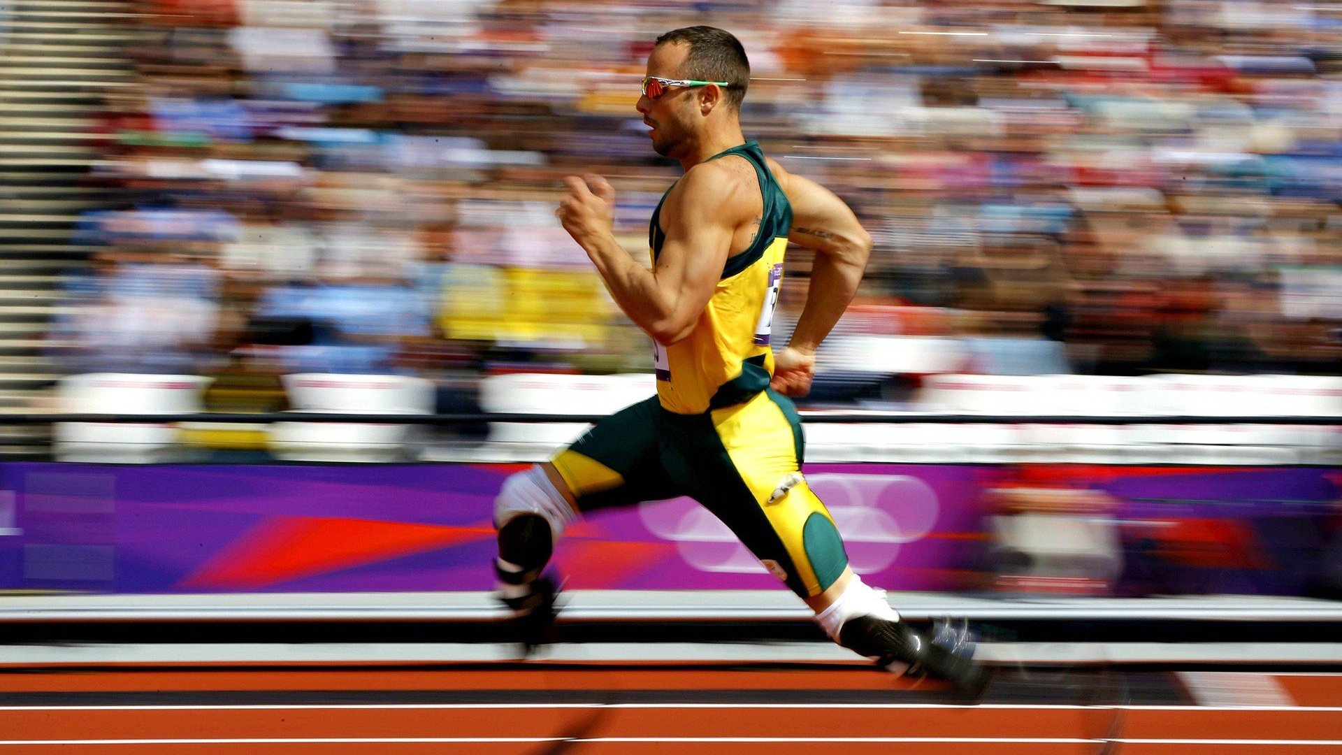 TL观众热烈欢呼!,浓眉哥迎来五赛季出色发挥观众掌声雷动